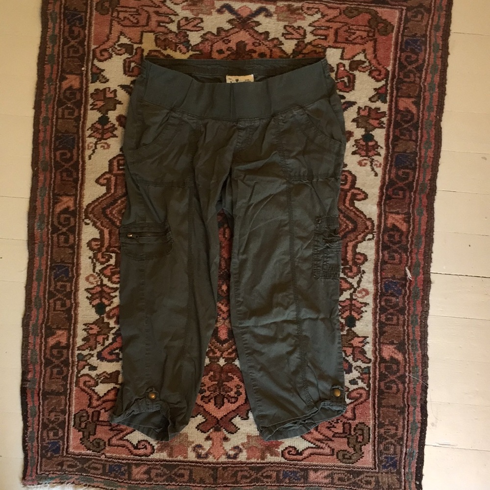 Maternity cargo capris